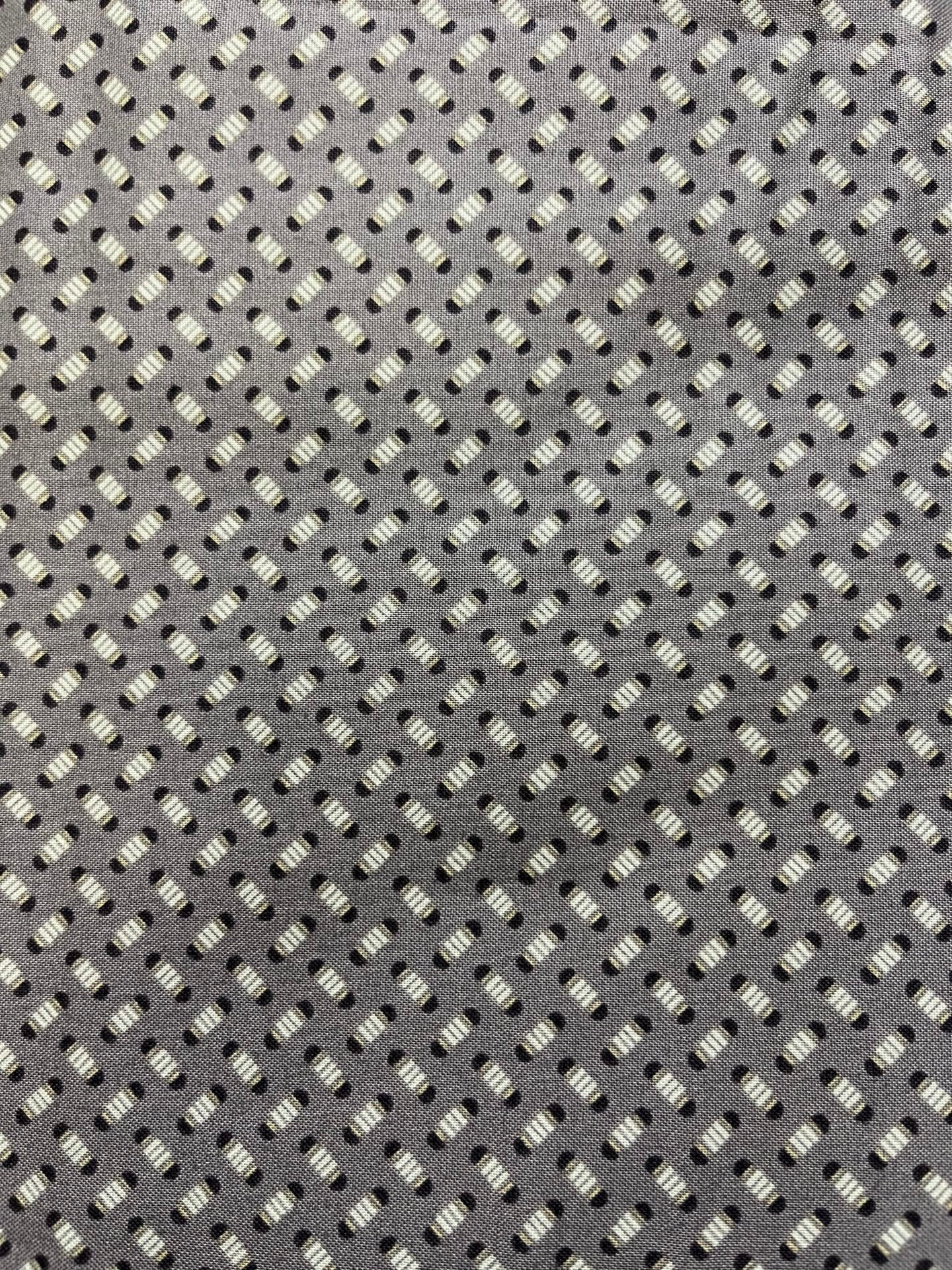 Y11 – Humbugs on Grey