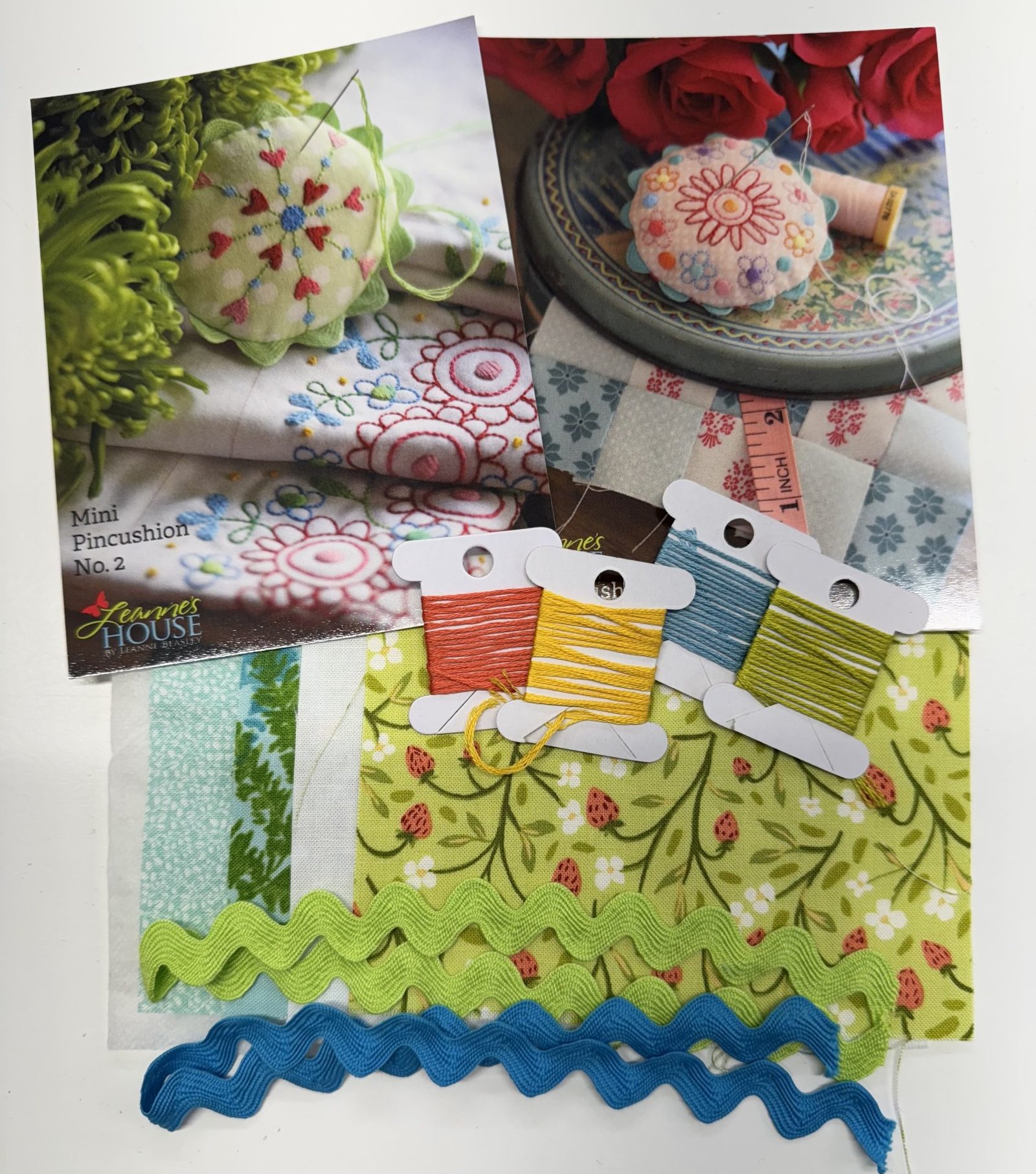 Mini Pincushions Stitchery Project Pack – Makes 2