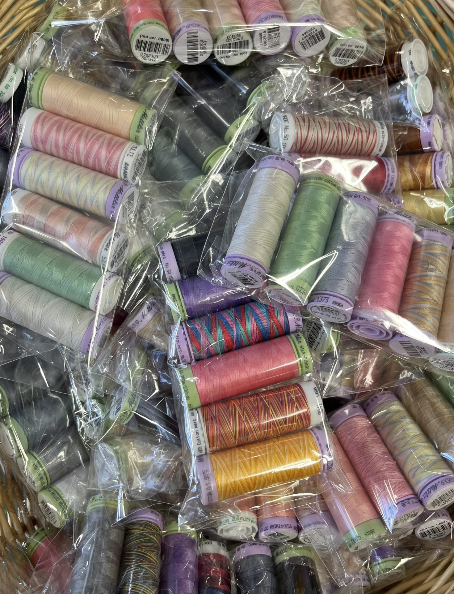 Mettler Thread Lucky Dip Pack – Assorted Colours – Small