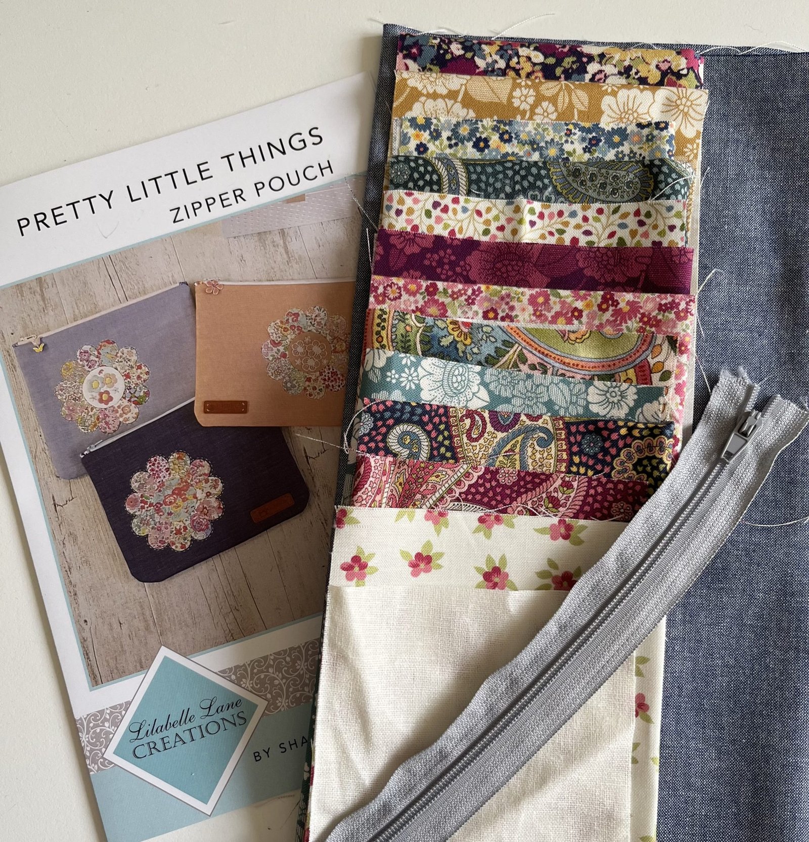 Pretty Little Things Zipper Pouches – Pattern and fabric pack