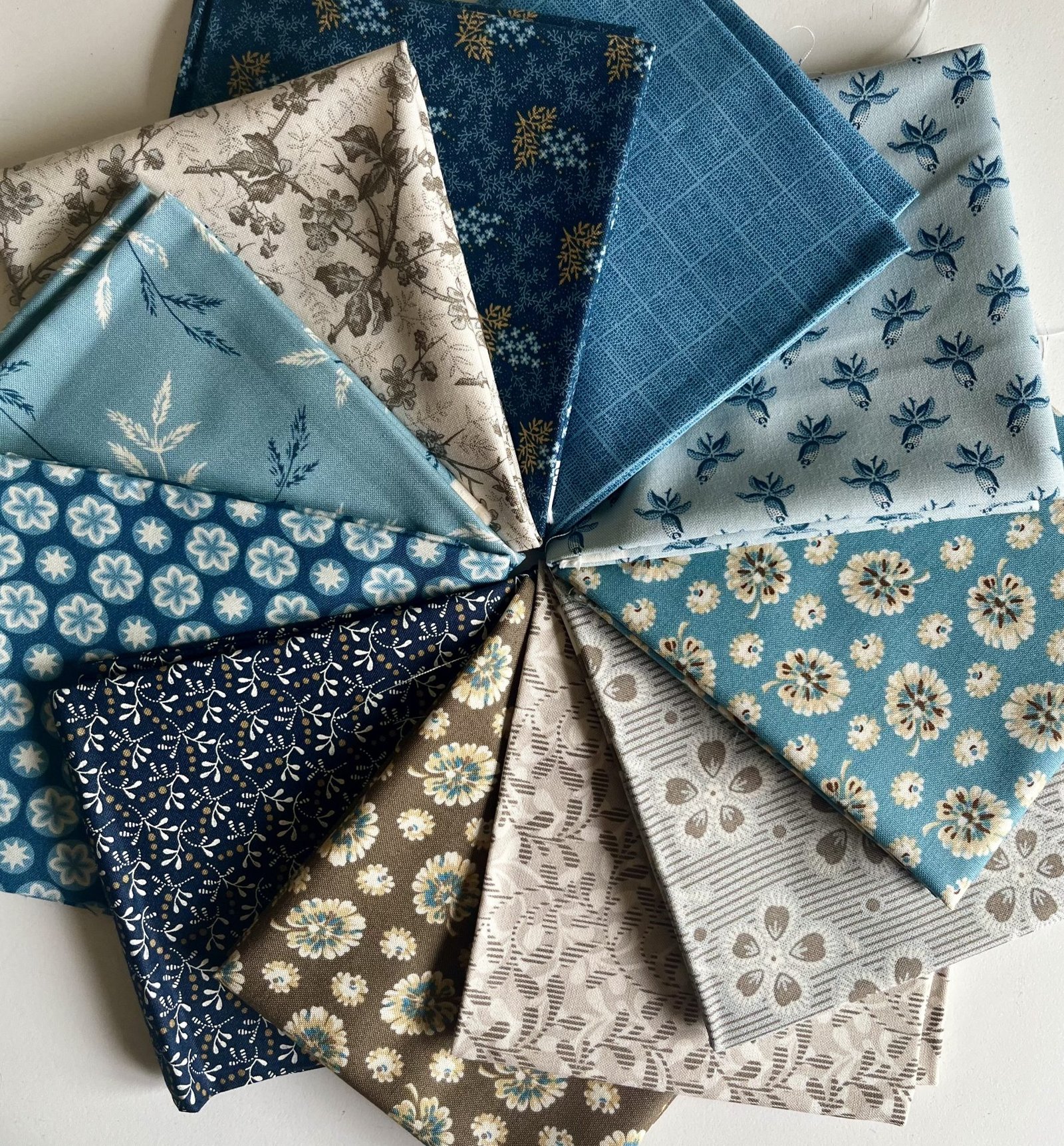 Cocoa Blue fat 1/4 bundle by Edyta Sitar